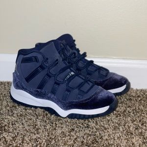 Jordan 11 Midnight Navy